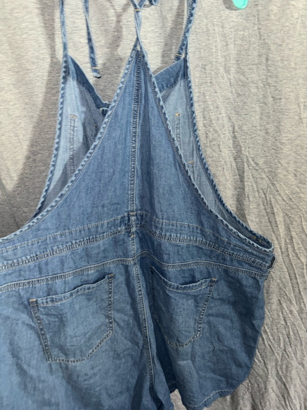 torrid Denim Button-Front Overalls Shorts - Light Blue - Picture 4 of 5